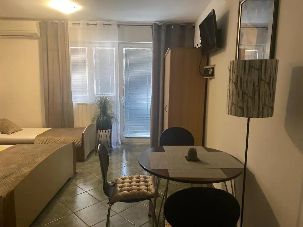 Apartments Villa Bubi Pula 0*,  Croatia